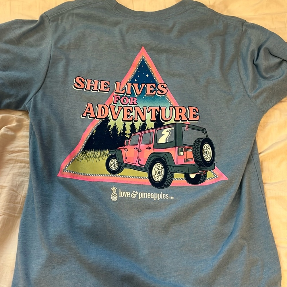 graphic tee blue
